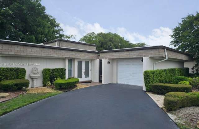 4602 King Palm Dr