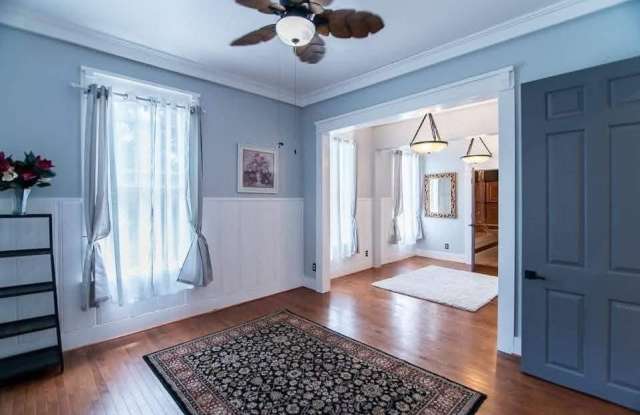 407 North Moody Street