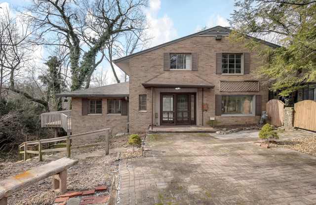 Photo of 2731-2737 Charing Road