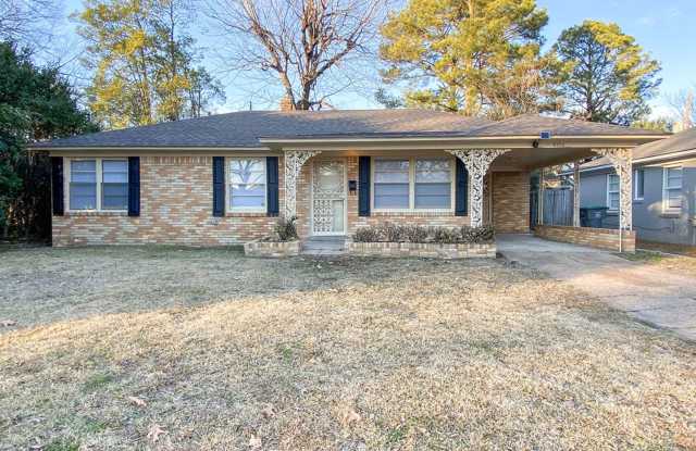 3 bedroom, 1.5 bath in Colonial Acres