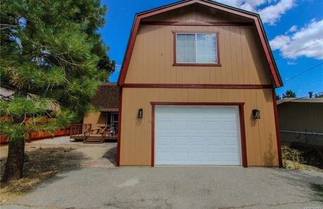 367 West Meadow Lane