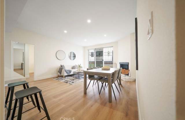 104 S Hayworth Avenue