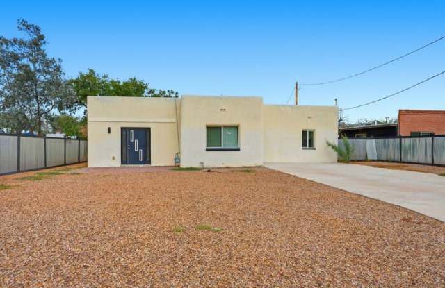 3525 East Willard Street