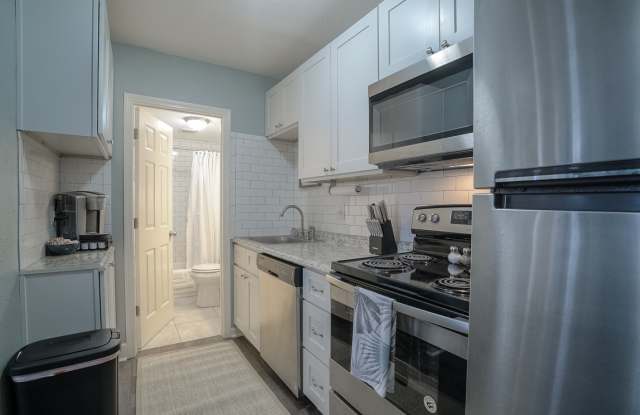 3811 Mercier St - 201