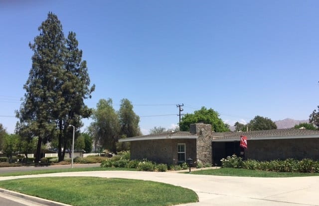 1932 Bronson Way - 1932 Bronson Way, Riverside, CA 92506