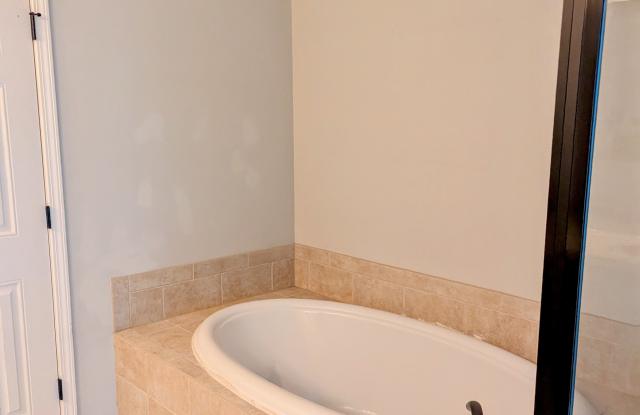 Photo of 913 Dumaine Trace