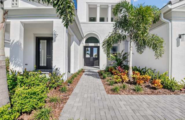 15120 Wildwood Circle