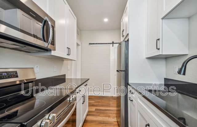 325 15th Ave NE