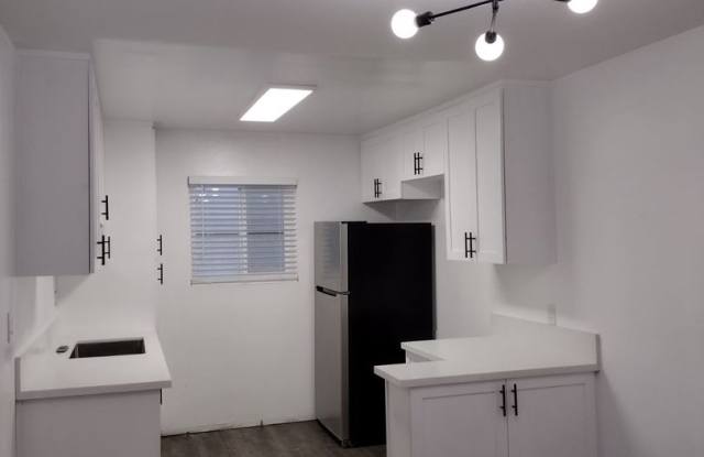 1525 North Kenmore Avenue