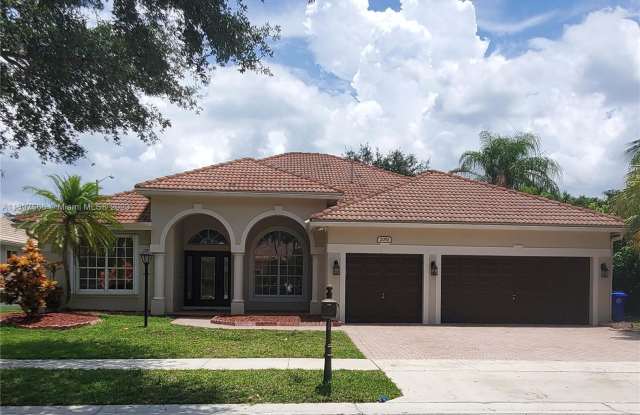 2051 NW 125th Ter