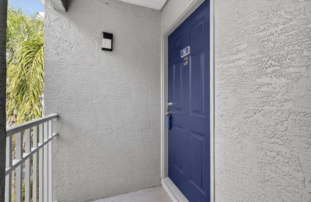 5440 S MACDILL AVENUE