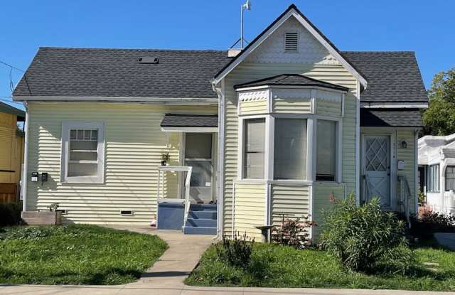 711 Riverside Ave.