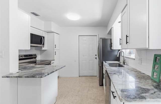 Photo of 3700 WHITING DRIVE SE