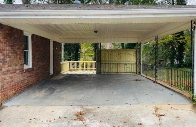 1240 Mimosa Circle SW