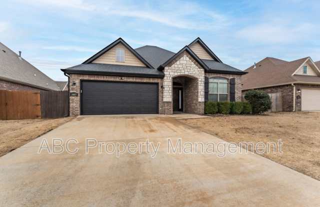 3407 Southwest Mistletoe Avenue