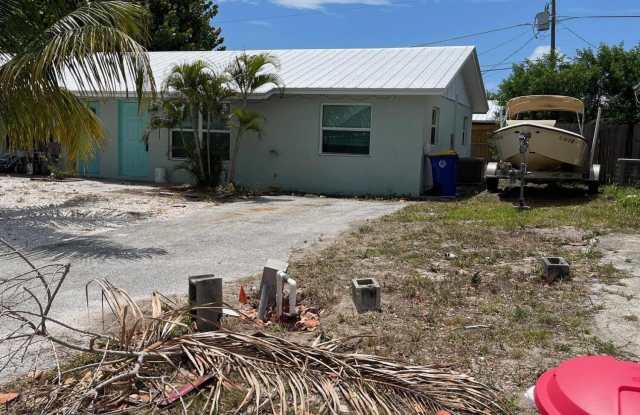 8352 SE Sunset Street