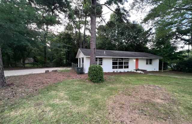 Charming 2 Bed, 2 Bath Home on North Dean