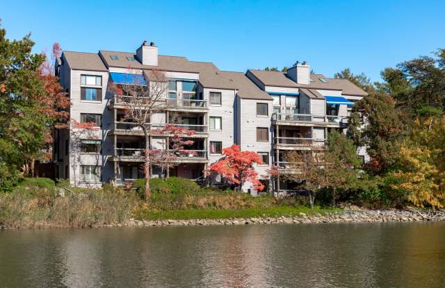 Beautiful 1 bedroom condo with water views in EASTPORT