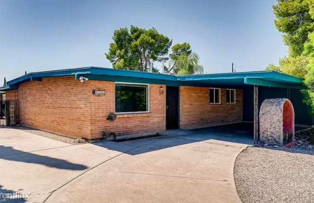 8320 E Rolling Ridge St - 8320 East Rolling Ridge Street, Tucson, AZ 85710