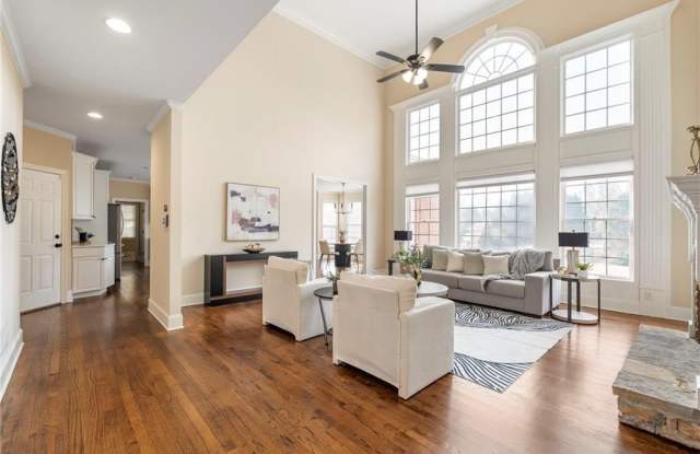 870 Longstone Landing