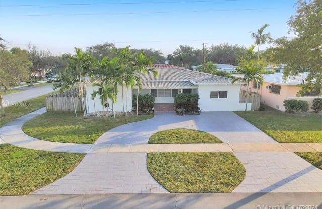 1102 Meadowlark Ave - 1102 Meadowlark Ave, Miami Springs, FL 33166