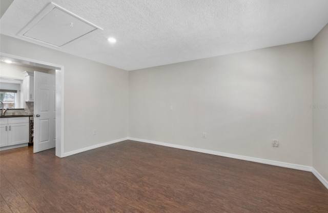 521 S CLAYTON STREET