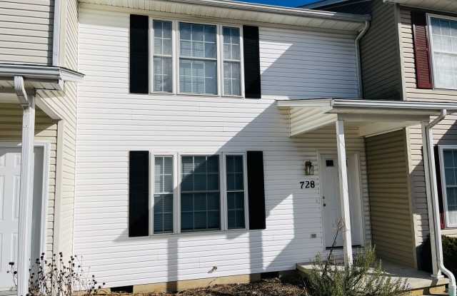 Photo of 2 Bedroom, 2.5 Bath Townhouse