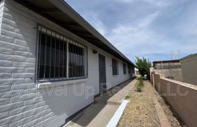 1027 South Santa Rita Avenue