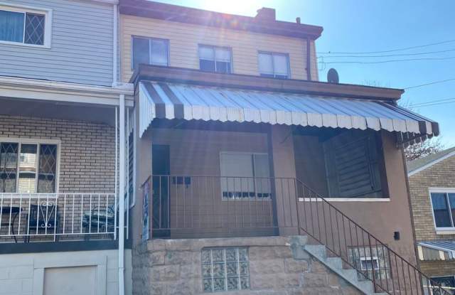 Photo of RENOVATED 2 BEDROOM IN THE HEART OF BLOOMFIELD!