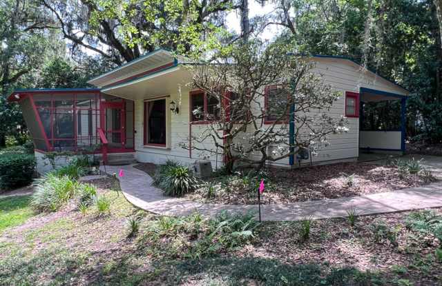 2BR/2BR Near Law School - Available Early August!