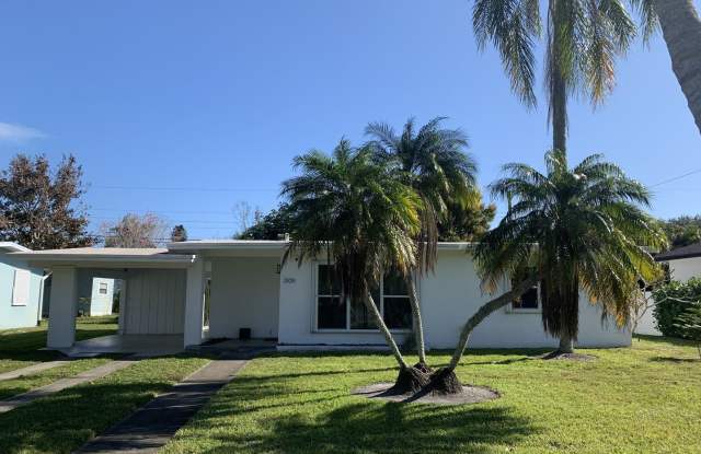 Sandpiper area of Pt St Lucie Furnished 2/2 ANNUAL LEASE