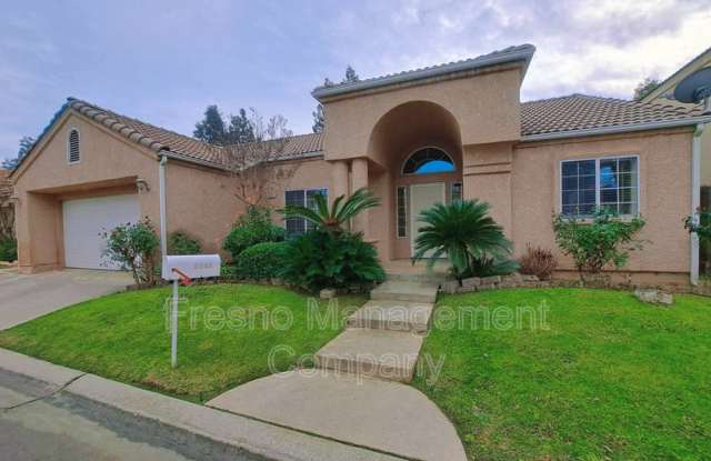 1071 E. Manhattan Ave.