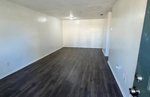 8575 Channelview Cir