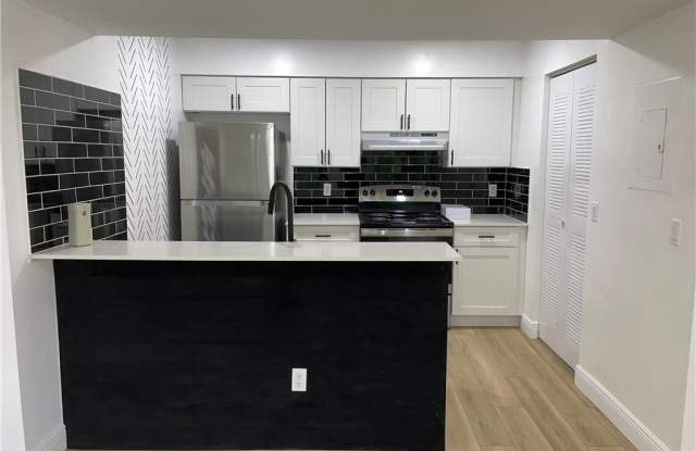 1223 SW 46th Ave
