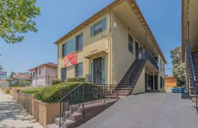 803-811 East Hyde Park Boulevard Unit D11