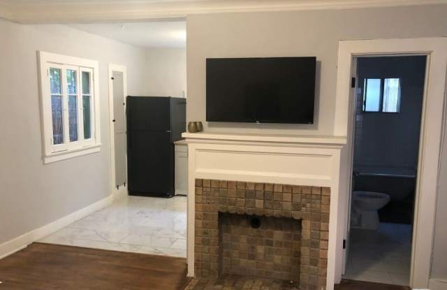 5613 La Mirada Ave