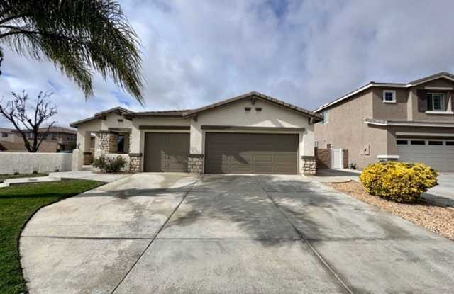Beautiful Single Story 4 Bedroom, 2 Bathroom Home for Lease in Menifee!