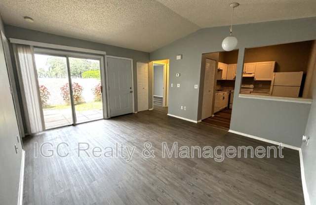 1495 Malibu Circle NE