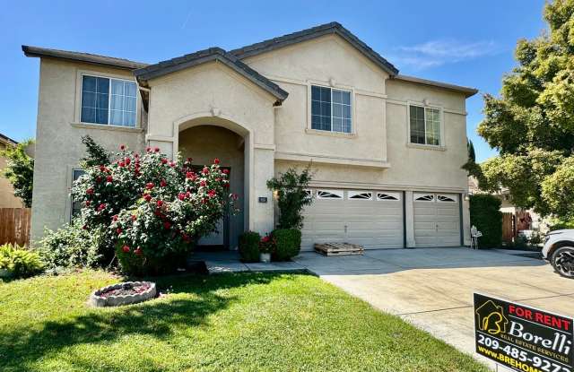 Huge 4 Bedroom + Den, 3 Bath Southside Home For Rent