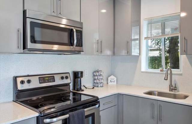 113 Phippen Waiters Road, Dania Beach, FL 33004