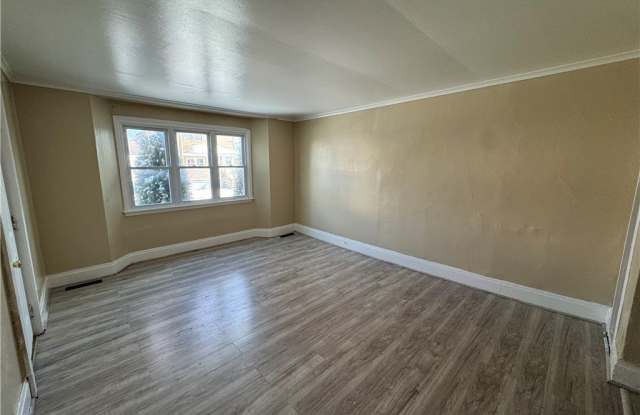 540 L Willett Street