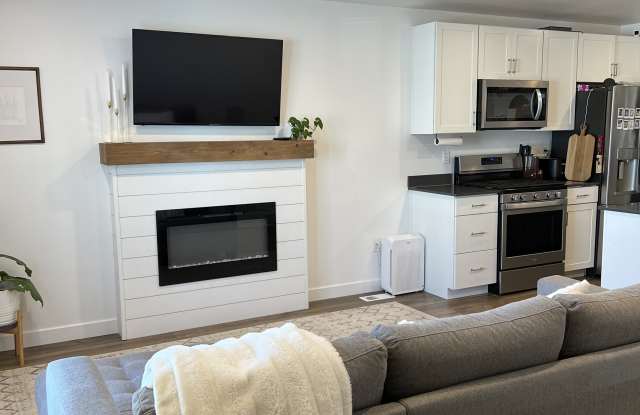 107 North Voyager Lane