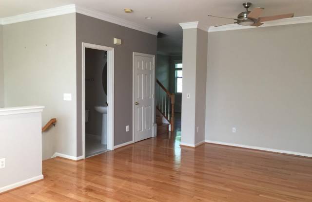 4117 GROVER GLEN COURT