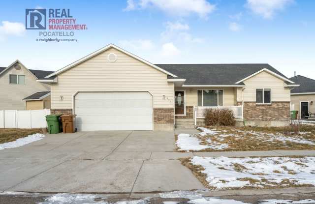 Beautiful 5 Bedroom 3 Bathroom Home -2 car garage