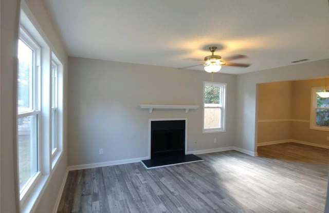 3 bdrm, 2.5 bath in Stone Mountain