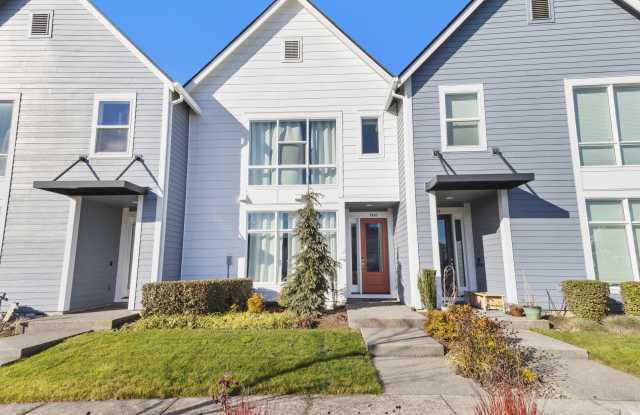 Photo of 7447 Southeast Chinquapin Drive