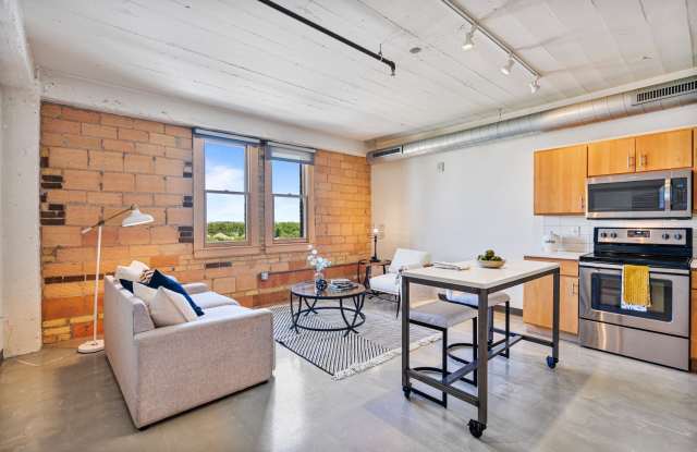 Photo of 700 Central