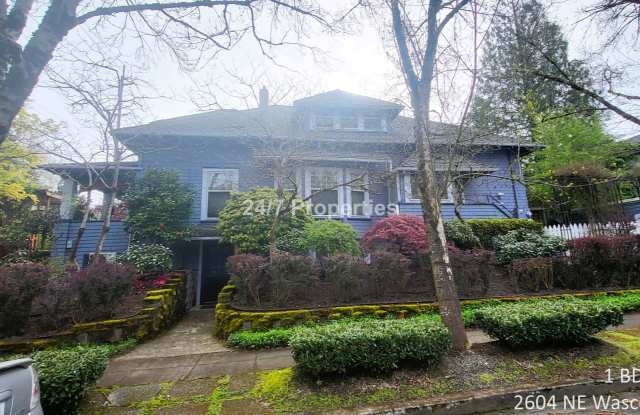 Expansive 1 Bed 1 Bath in NE Portland! - 2604 Northeast Wasco Street, Portland, OR 97232