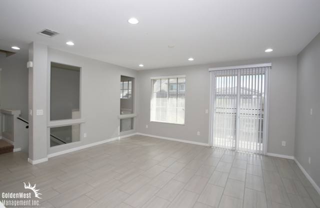 5936 Aurora Gold Avenue