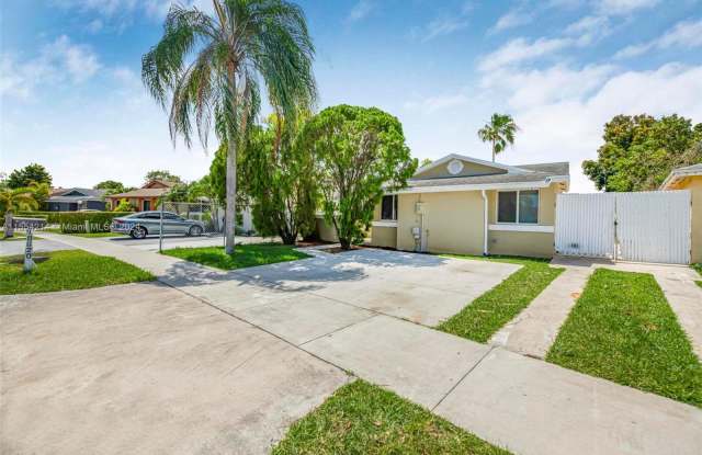 19620 SW 123rd Ave - 19620 Southwest 123rd Avenue, South Miami Heights, FL 33177